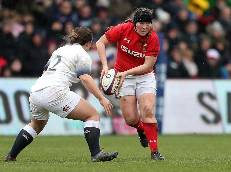 England Women v Wales Women - Natwest 6 Nations - Caryl Thomas of Wales takes on Amy Cokayne of England