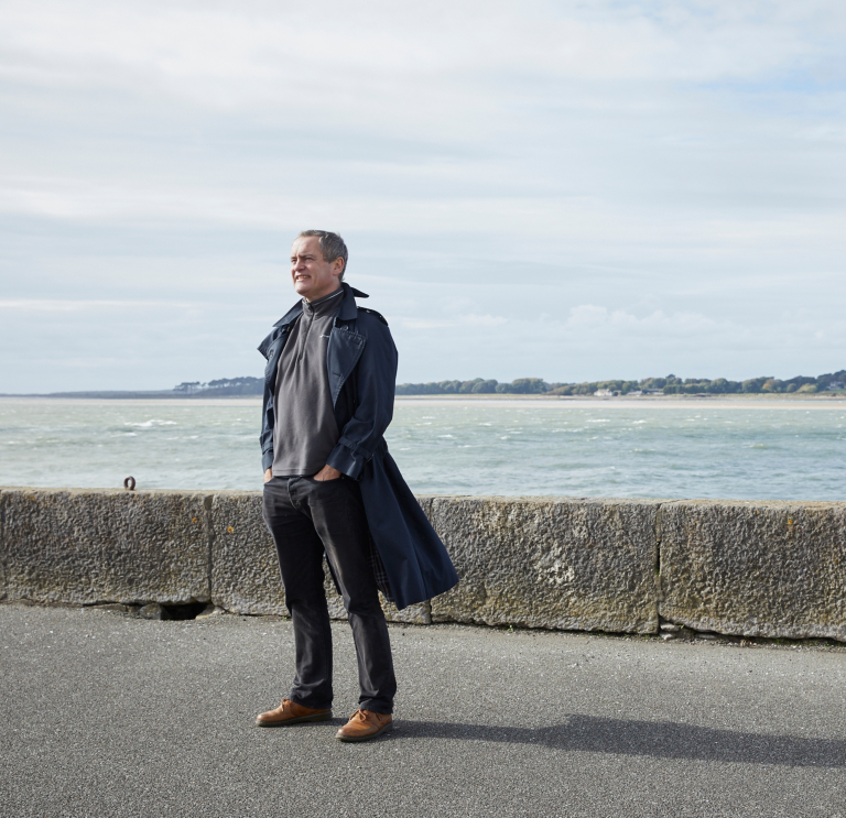 Ifor ap Glyn with views of the Sea